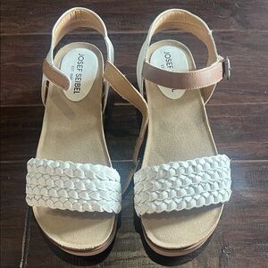 Josef Seibel Women's White and Tan Sandals